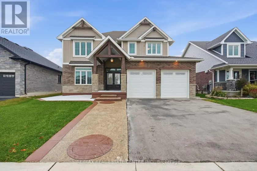 Detached at 6 FEATHERS CROSSING, St. Thomas