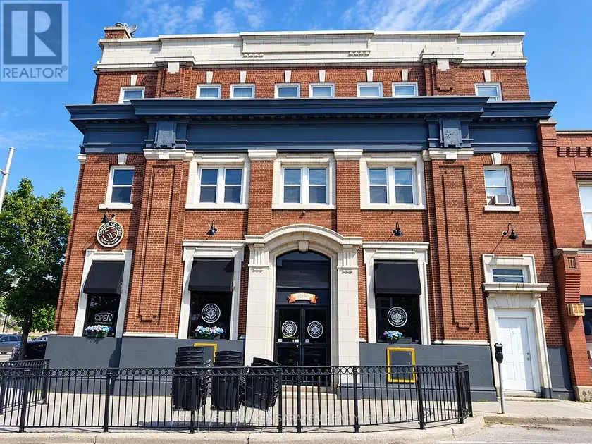 Multiplex at 2 - 2 RUSSELL STREET E, Smiths Falls