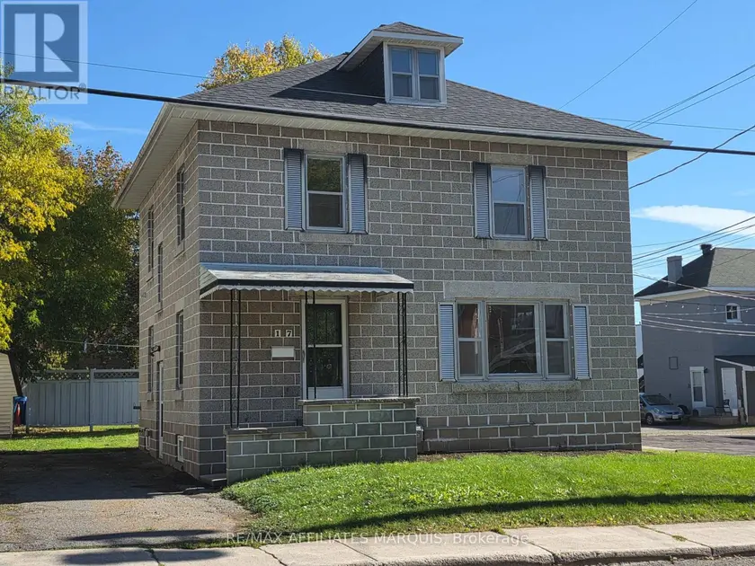 Detached at 17 MAPLE AVENUE N, Smiths Falls