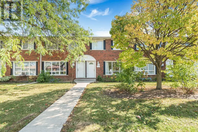 Townhouse at 5 - 2700 BARTON STREET E, Hamilton