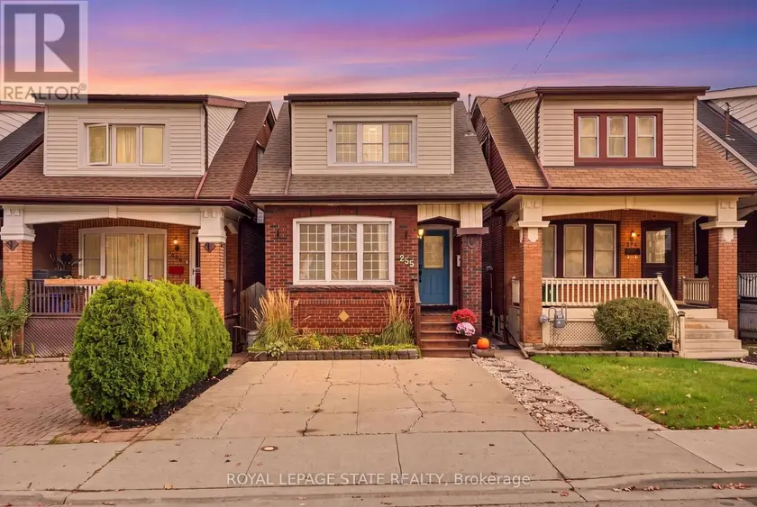 Detached at 255 OTTAWA STREET S, Hamilton