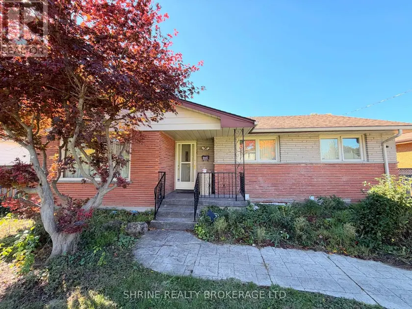 Detached at 327 SPRUCE STREET, London East