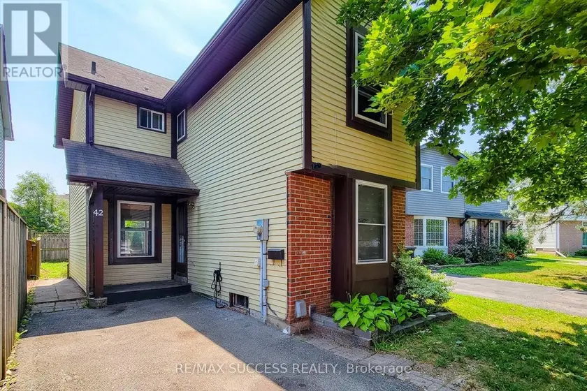 Detached at 42 ENFIELD CRESCENT, Brantford