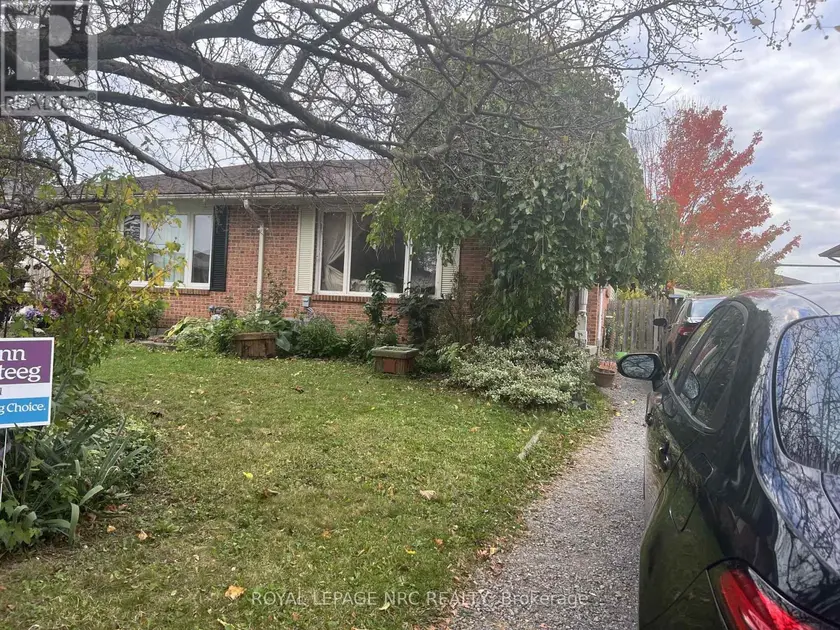 Semi-Detached/Link at 8102 POST ROAD, Niagara Falls
