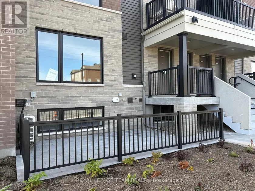 Townhouse at 17 - 201 GLENROY GILBERT DRIVE, Ottawa