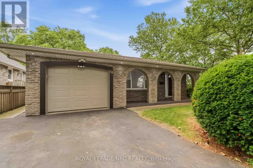 Detached at 18 OCTOBER DRIVE, St. Catharines