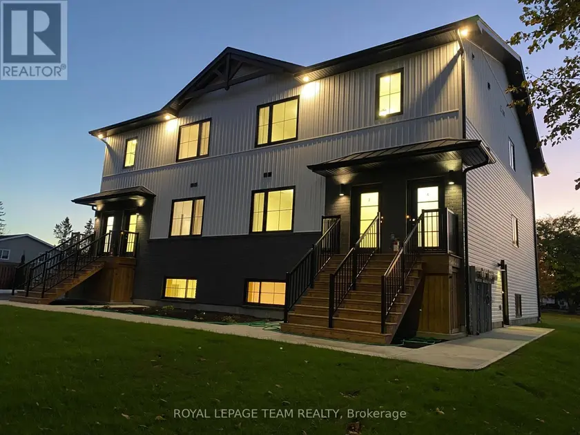 Multiplex at UNIT 4 - 730 CECELIA STREET, Pembroke