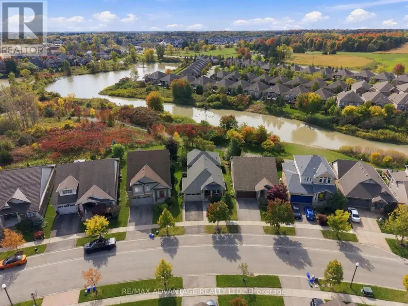 Detached at 3275 SETTLEMENT TRAIL, London South