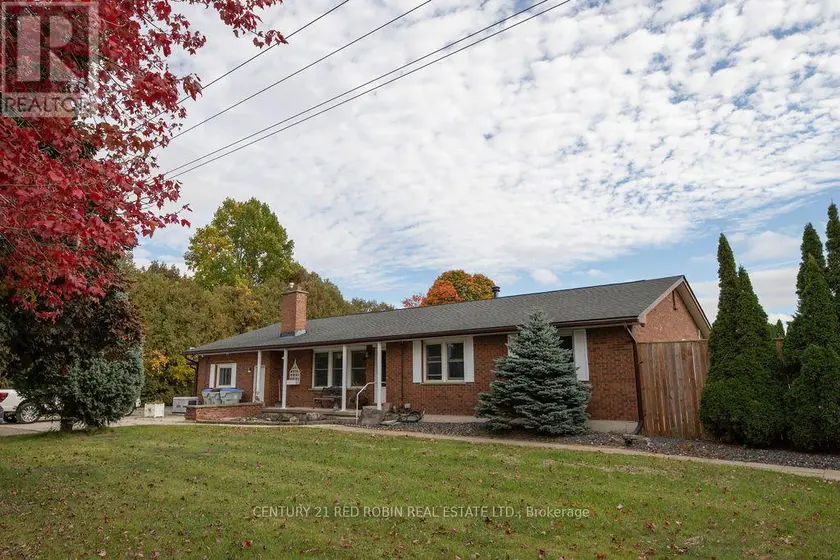 Detached at 312 CARROLL STREET E, Strathroy-Caradoc