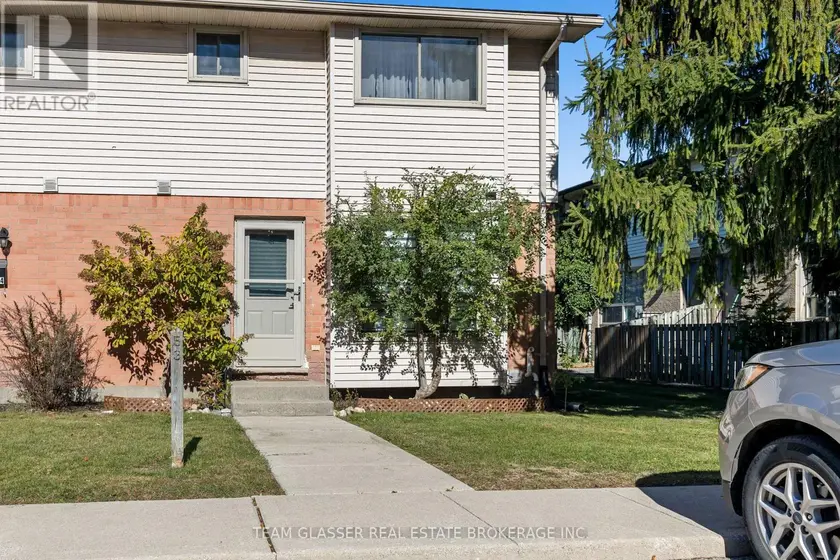 Townhouse at 53 - 355 SANDRINGHAM CRESCENT, London South