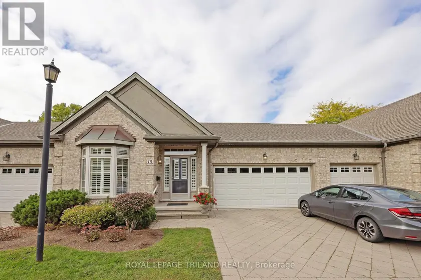 Townhouse at 10 - 575 MCGARRELL PLACE, London North