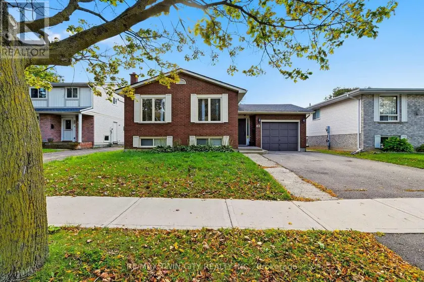 Detached at 82 BEAVER CRESCENT, Brantford