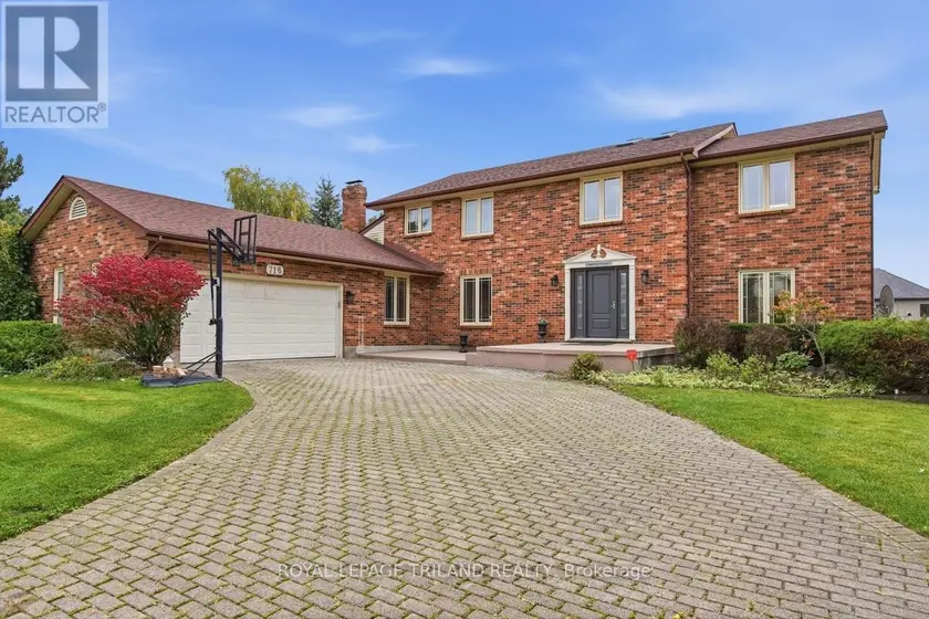 Detached at 716 FRANKLINWAY CRESCENT, London North