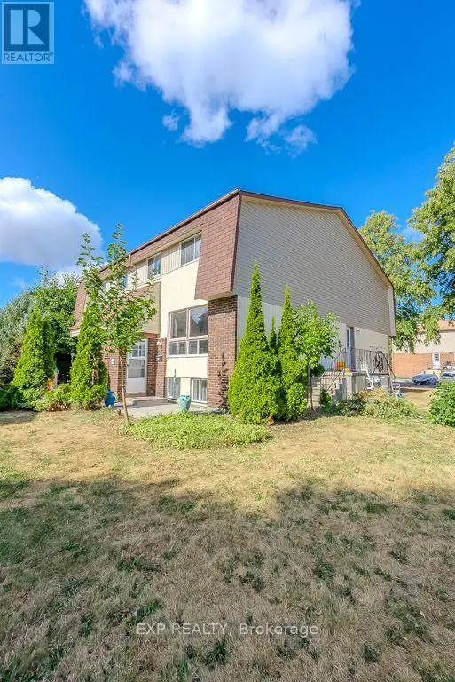 Townhouse at C - 37 FORESTER CRESCENT, Ottawa