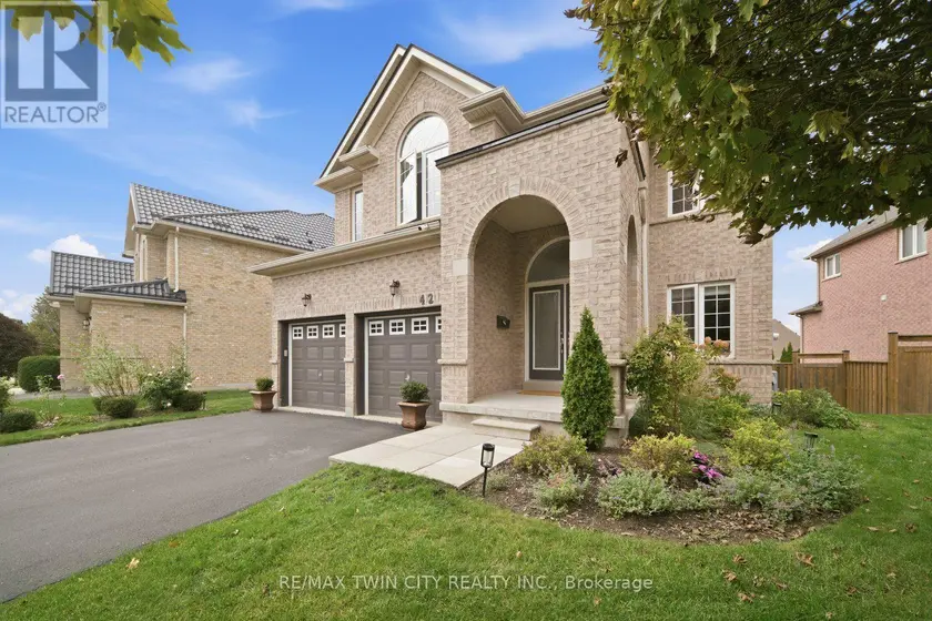 Detached at 42 STEPHENSON ROAD, Brantford