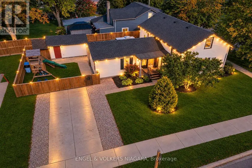Detached at 13 FREDERICK AVENUE, Bluewater