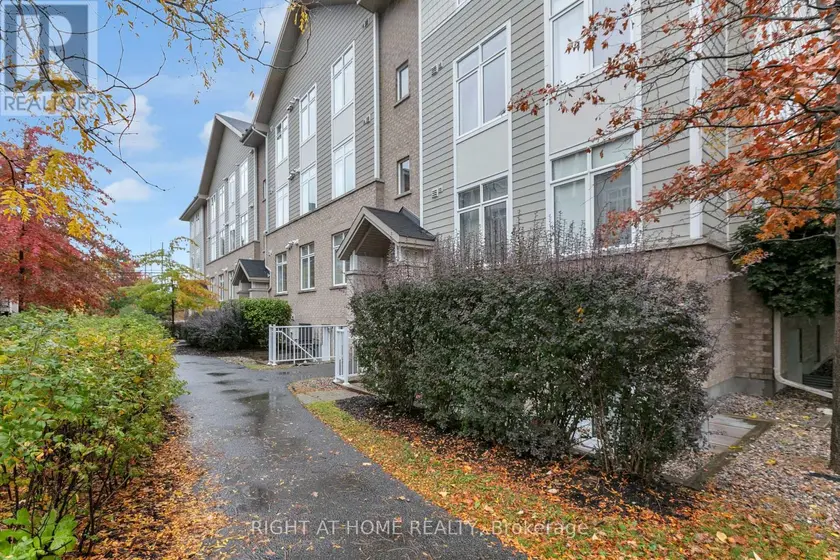 Apartment at E - 318 EVEREST PRIVATE, Ottawa