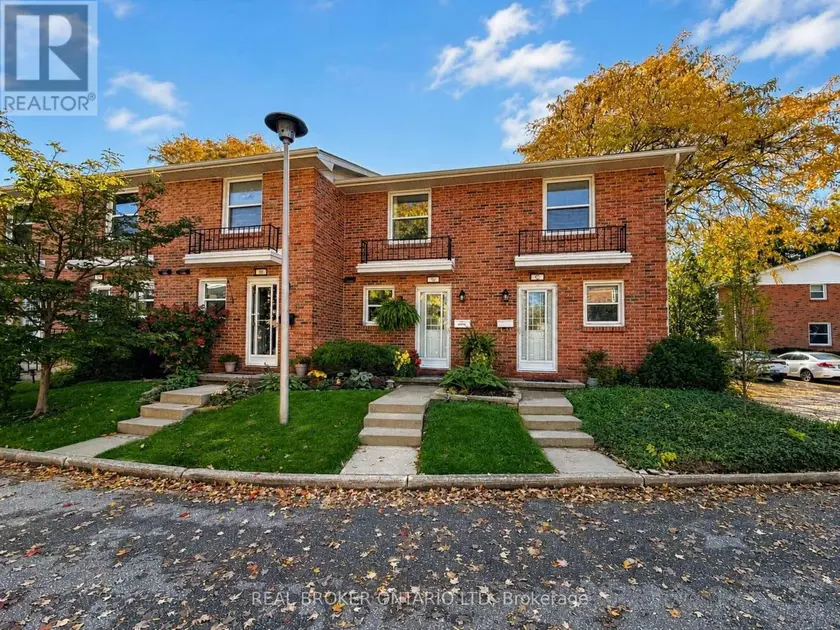 Townhouse at 50 - 1385 COMMISSIONERS ROAD W, London South