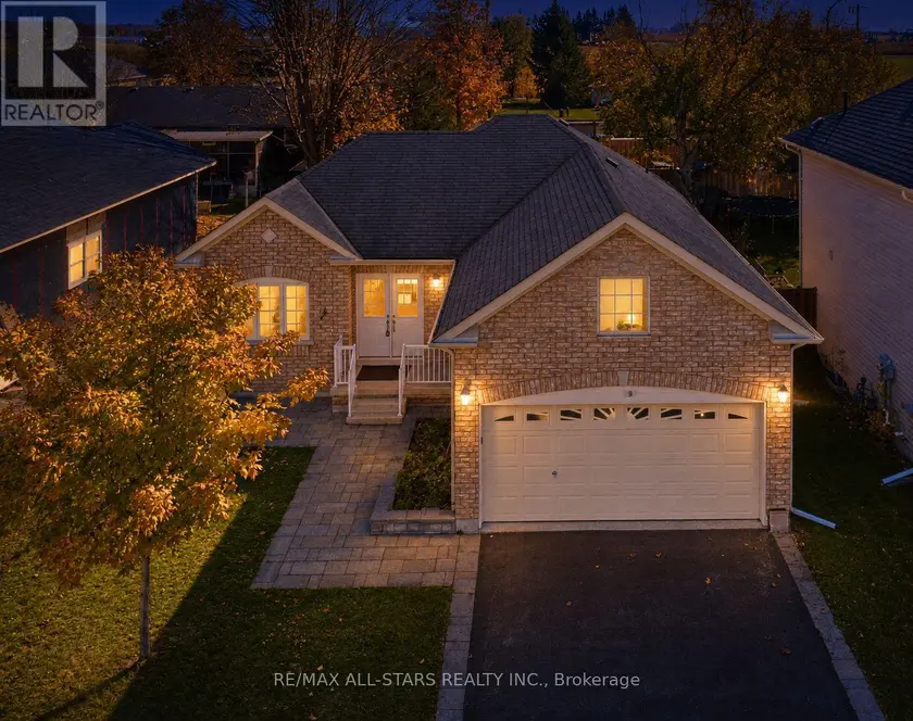 Detached at 9 MAPLE AVENUE E, Asphodel-Norwood