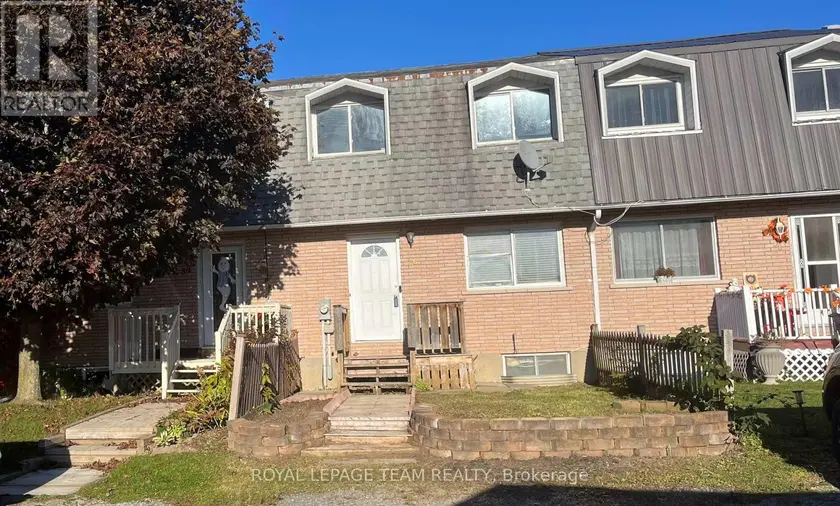 Townhouse at 86 CARRAWAY CRESCENT, South Dundas
