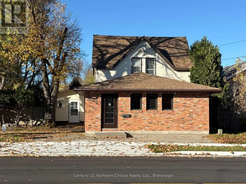 Detached at 648 SCOTT STREET, Fort Frances