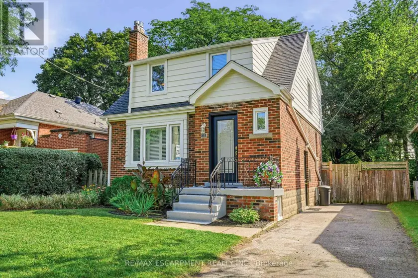 Detached at 13 ALLAN AVENUE, Hamilton