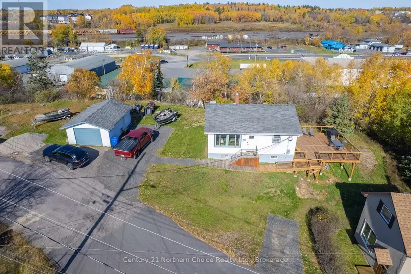 Detached at 1038 1/2 PARK STREET, Kenora