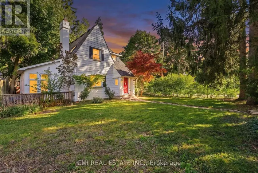 Detached at 132 BASE LINE ROAD E, London South