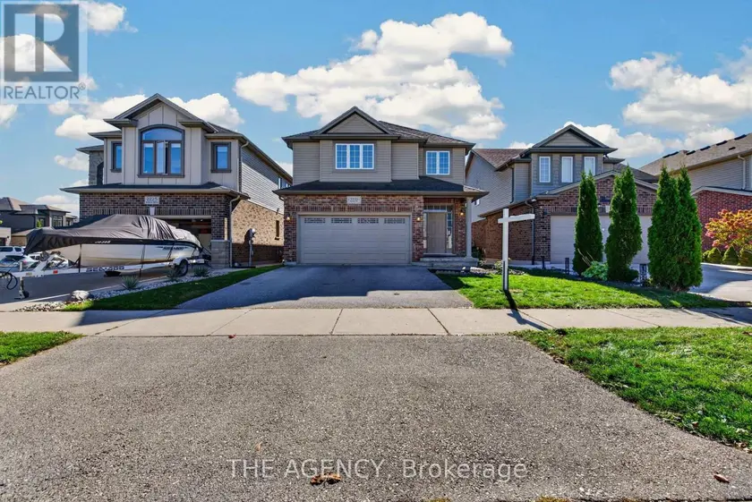 Detached at 2231 BUROAK DRIVE, London North