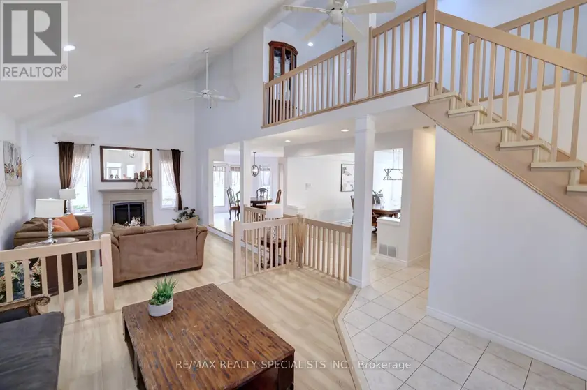 Detached at 79 WESTLAWN DRIVE, Hamilton