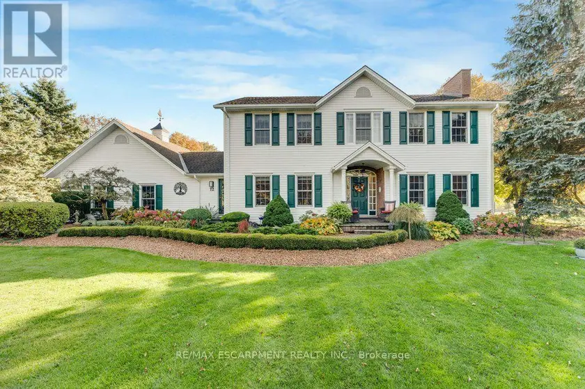 Detached at 12 WENEIL DRIVE, Hamilton