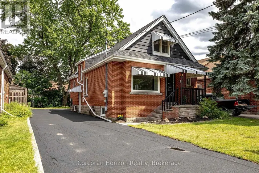 Detached at 1 - 33 EAST 34TH STREET, Hamilton