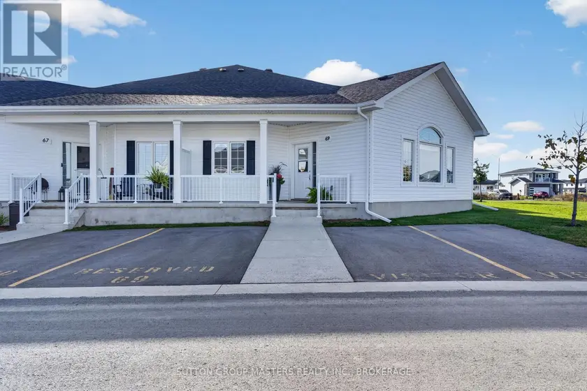 Townhouse at 69 LOWRY PLACE, Loyalist