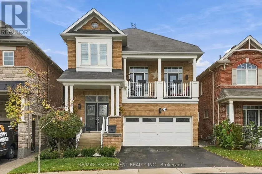 Detached at 23 FOREST RIDGE AVENUE, Hamilton