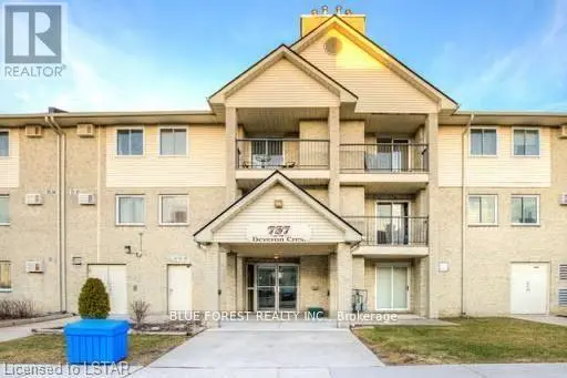 Apartment at 201 - 737 DEVERON CRESCENT, London South