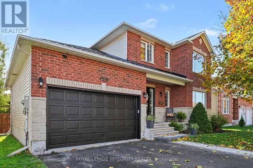 Detached at 84 LAMADELEINE BOULEVARD, Russell
