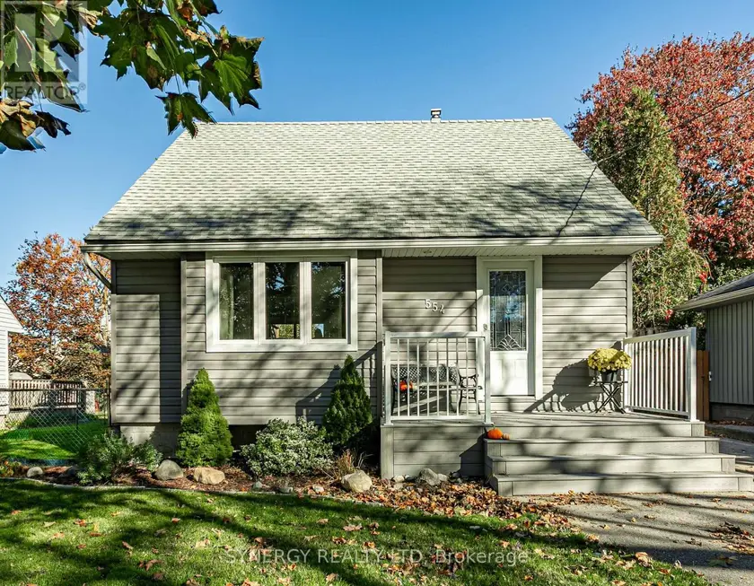 Detached at 554 BRUNSWICK STREET, Stratford