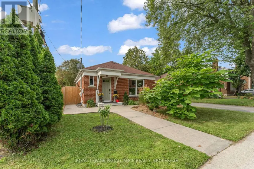Detached at 640 BROCK STREET, Kingston