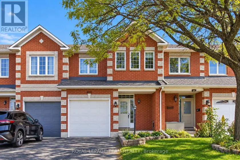 Townhouse at 3 CHANTILLY GATE, Ottawa
