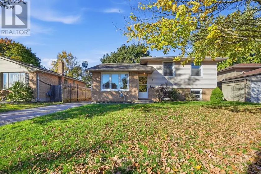 Detached at 3 PARCREEK PLACE, Strathroy-Caradoc
