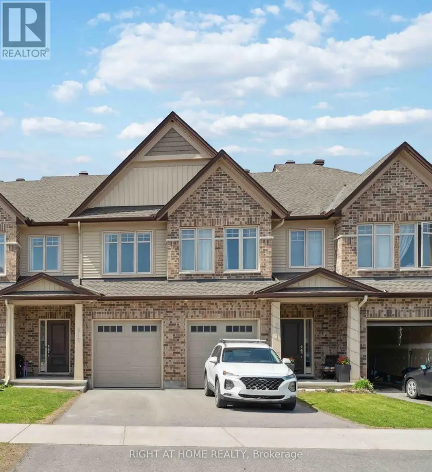 Townhouse at 819 MIIKANA ROAD, Ottawa
