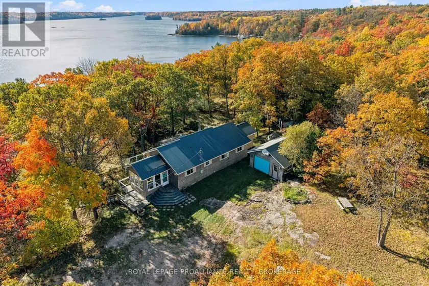 Detached at 2089 CROW LAKE ROAD, Frontenac