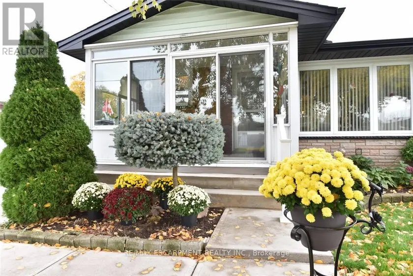 Detached at 137 FIELDING CRESCENT, Hamilton
