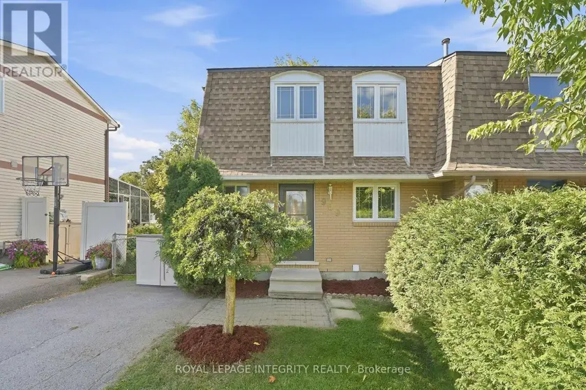 Townhouse at 909 LAWNSBERRY DRIVE, Ottawa