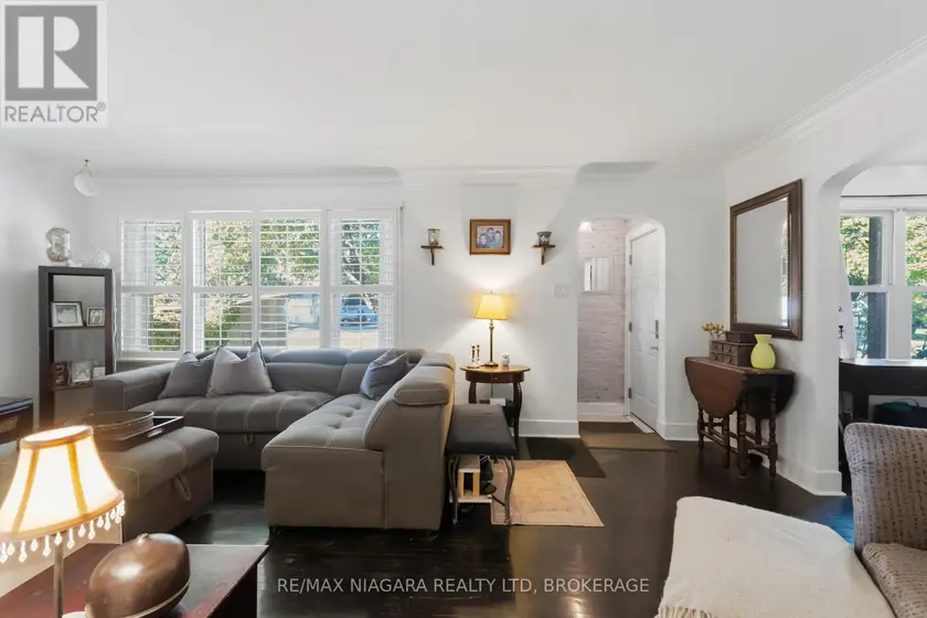 Detached at 4 WALKER AVENUE, St. Catharines