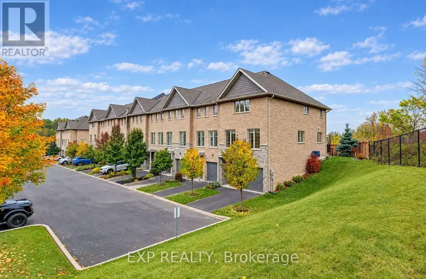 Townhouse at 12 - 30 BALMORAL STREET, Brant
