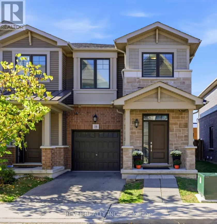 Townhouse at 19 HIBISCUS LANE, Hamilton