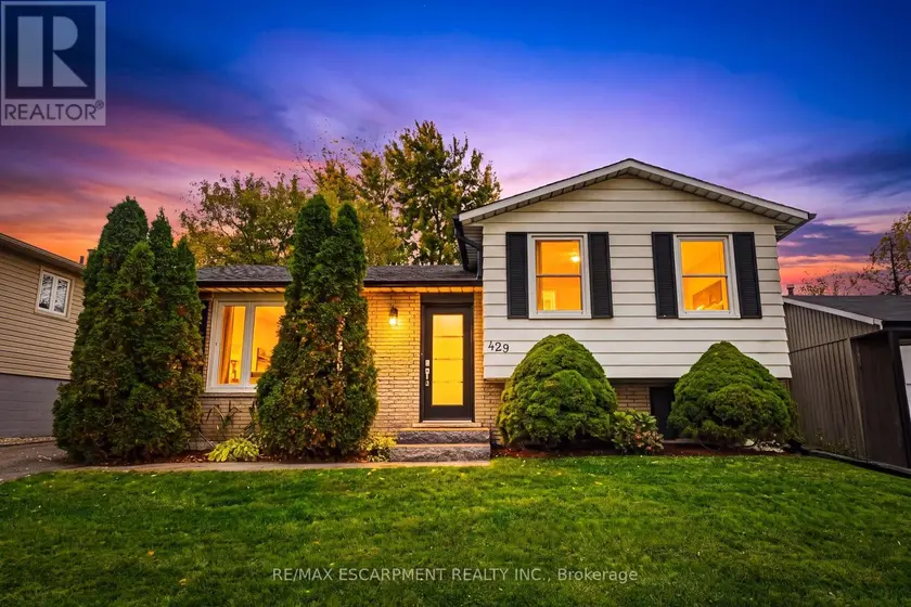 Detached at 429 LIMERIDGE ROAD W, Hamilton