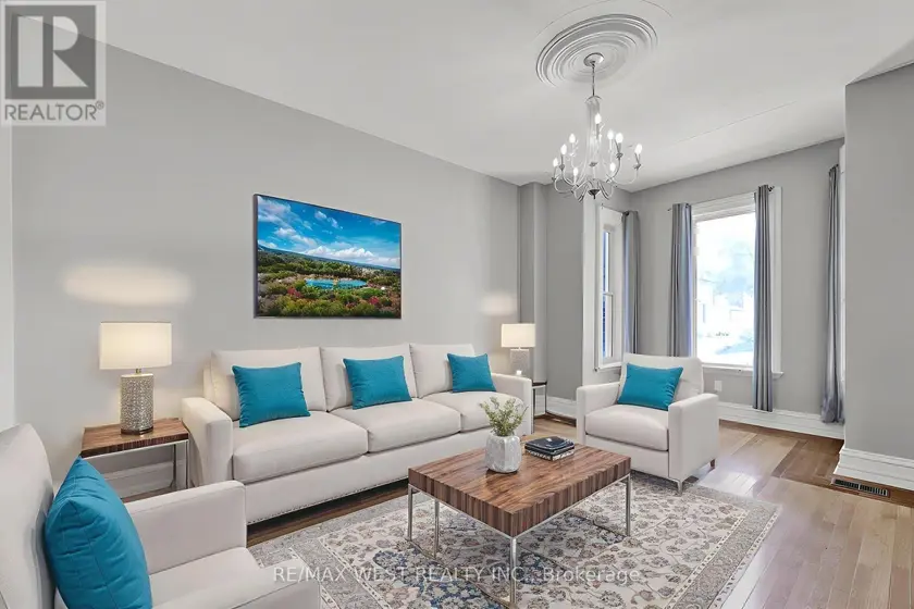 Detached at 318 SIMCOE STREET, Woodstock