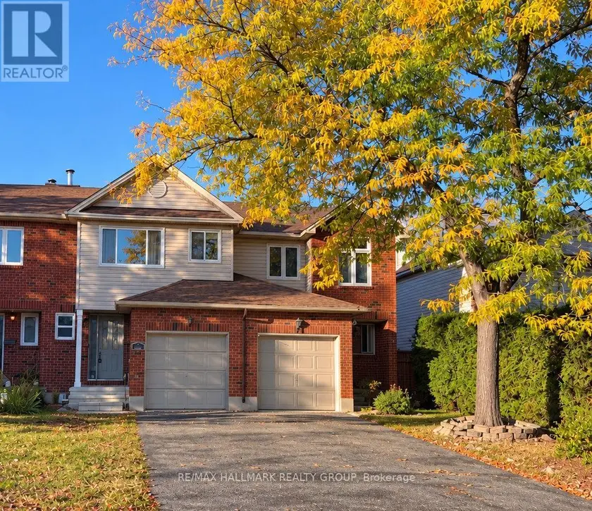 Townhouse at 111 CEDAROCK DRIVE, Ottawa
